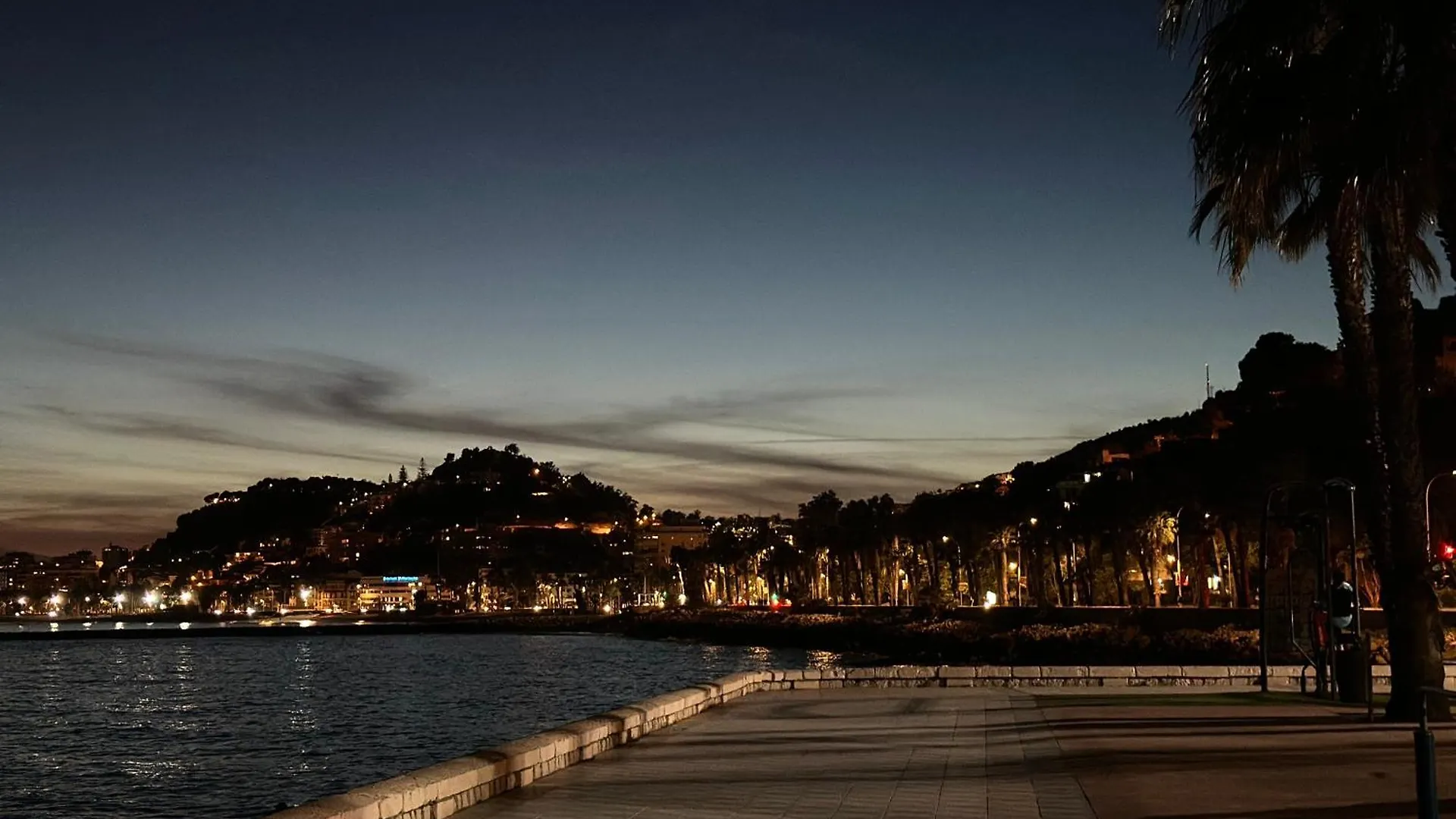 Malaga Most Lux Modern Apartment Spain